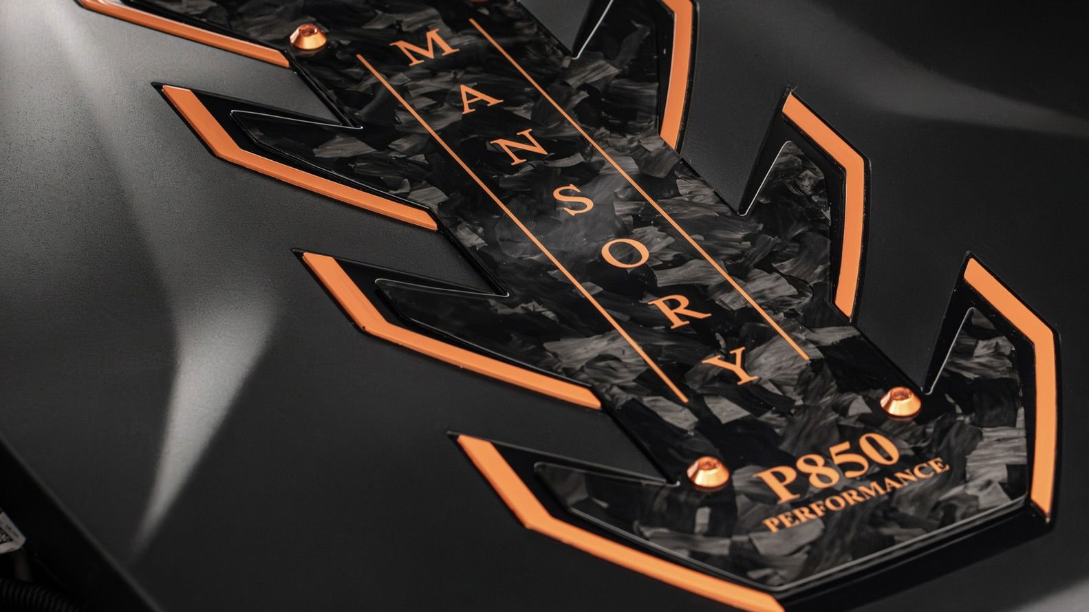 Mansory G90 BMW M5 - engine detail